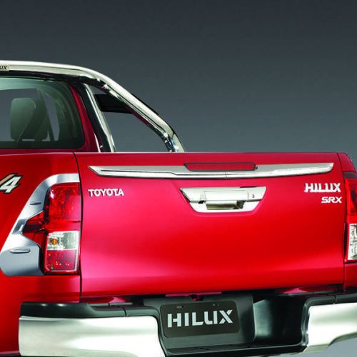 HILUX GASOLINA 4.0LT AT Accesorios | 48 Platina cromada de Puerta Posterior. 04eb7a3f | Toyota Venezuela