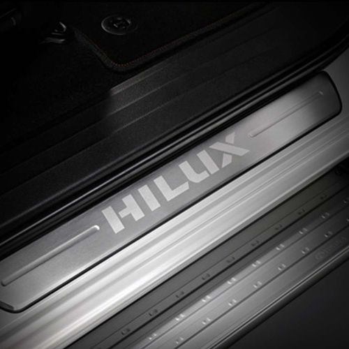 HILUX GASOLINA 4.0LT AT Accesorios | 46 Pisadera de Aluminio. 635afe55 | Toyota Venezuela